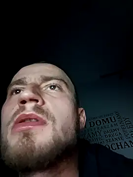 wariacik0024 online show from November 2025 12:30:01 AM