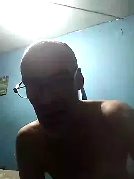 Snapshot of hugosafado333 chatting on December 2024 05:25:02 AM hugosafado333 online show from December 2024 05:25:02 AM