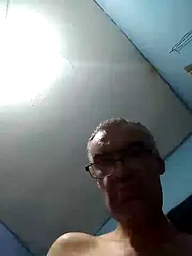 Snapshot of hugosafado333 chatting on January 2025 01:15:01 AM hugosafado333 online show from January 2025 01:15:01 AM