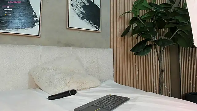 Snapshot of Ali_Vega_ chatting on December 2024 10:48:01 PM Ali Vega online show from December 2024 10:48:01 PM