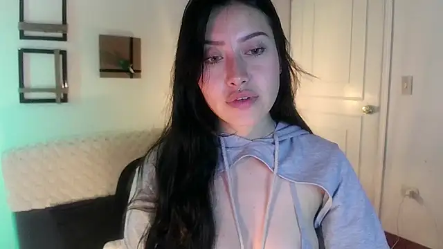 Snapshot of Emilyswan04 chatting on February 2025 01:57:01 AM Emilyswan04 online show from February 2025 01:57:01 AM