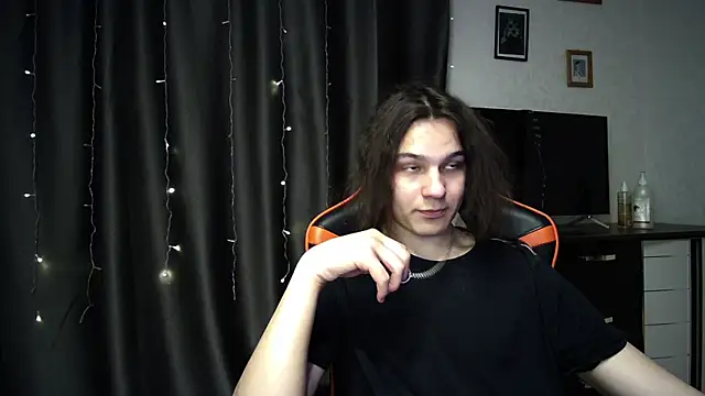 Snapshot of sweet_lucifer666 chatting on March 2025 06:18:01 PM sweet lucifer666 online show from March 2025 06:18:01 PM