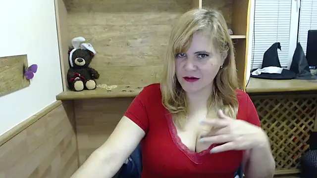 DaniellaKiss online show from October 2025 05:35:02 PM