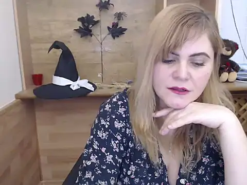 DaniellaKiss online show from December 2025 01:16:02 PM