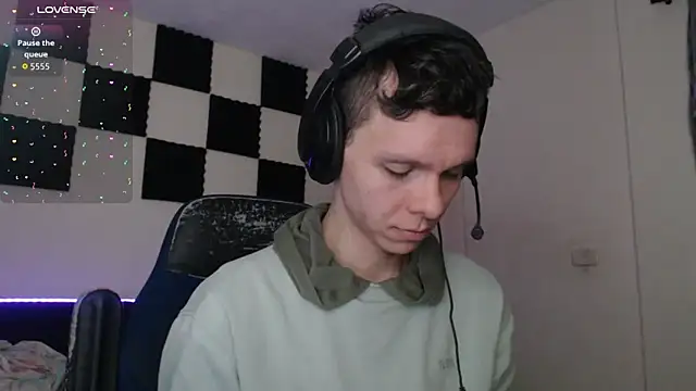 bryamado69 online show from November 2025 01:04:02 AM