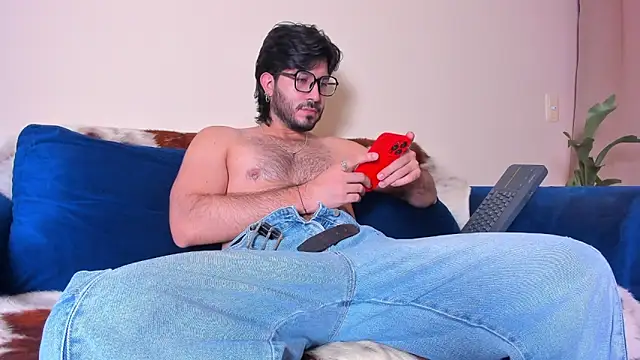 Snapshot of Ackerman_Eren_ chatting on January 2025 06:04:01 PM Ackerman Eren  online show from January 2025 06:04:01 PM