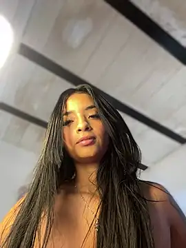 Laura fernandezII online show from January 2025 06:03:02 PM