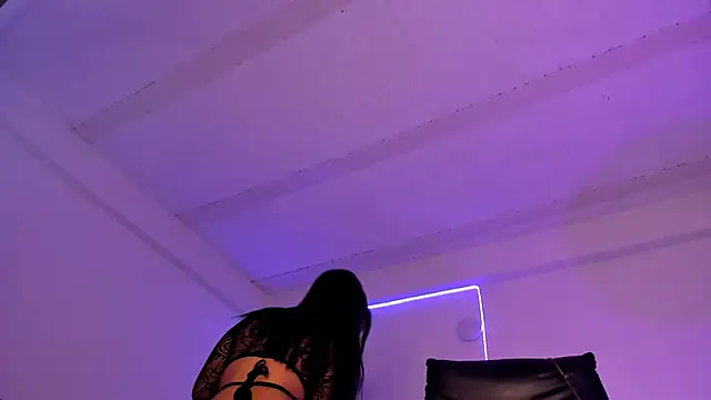 Laura fernandezII online show from September 2025 07:25:02 PM