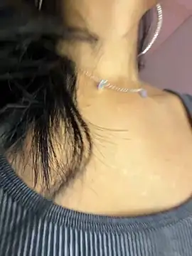 Laura fernandezII online show from September 2025 09:31:01 PM