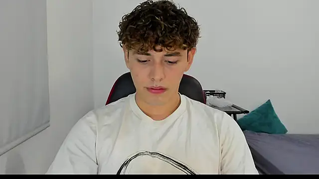 Snapshot of dani_2226 chatting on December 2024 04:43:02 AM dani 2226 online show from December 2024 04:43:02 AM