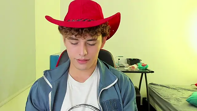 Snapshot of dani_2226 chatting on December 2024 08:49:02 AM dani 2226 online show from December 2024 08:49:02 AM