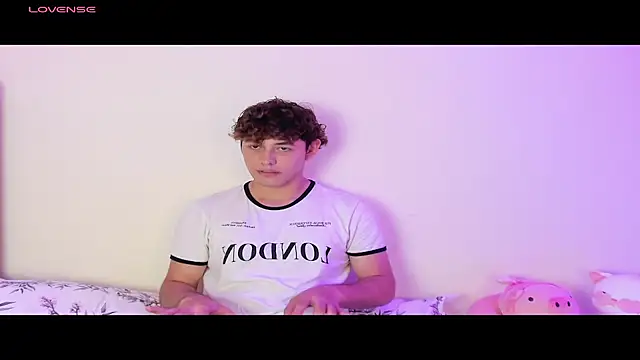 Snapshot of dani_2226 chatting on December 2024 05:02:01 PM dani 2226 online show from December 2024 05:02:01 PM