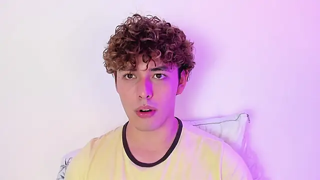 Snapshot of dani_2226 chatting on December 2024 01:47:01 AM dani 2226 online show from December 2024 01:47:01 AM