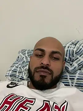 islandvybee55 online show from January 2025 01:29:01 PM