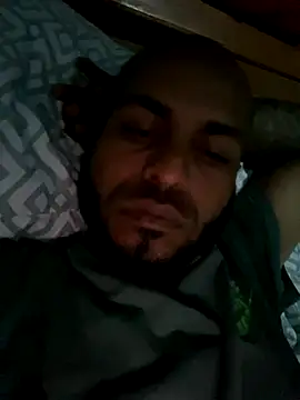 islandvybee55 online show from October 2025 06:58:01 AM