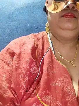 Snapshot of tamilthanushri chatting on February 2025 06:21:01 PM tamilthanushri online show from February 2025 06:21:01 PM