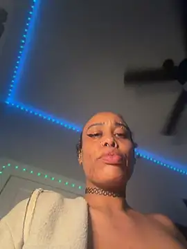 loveluna8 online show from June 2026 10:16:02 PM