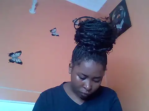 Moonfades online show from December 2025 09:49:01 AM