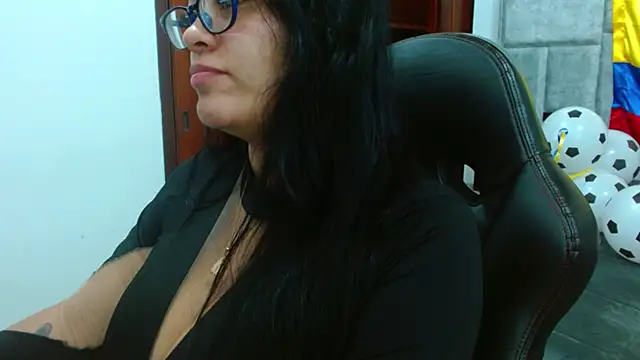 Snapshot of violletha chatting on June 2026 12:24:02 PM violletha online show from June 2026 12:24:02 PM