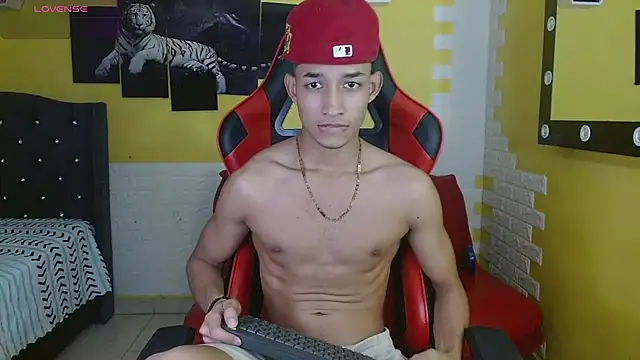 jose sexycumm online show from October 2025 07:35:02 PM