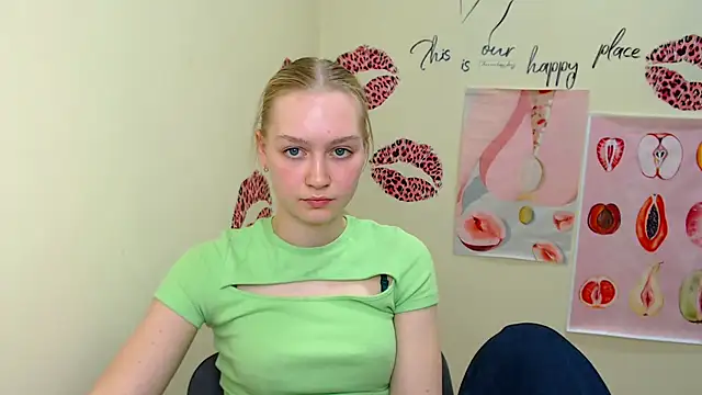 Snapshot of MademoiselleCl chatting on February 2025 04:40:02 PM MademoiselleCl online show from February 2025 04:40:02 PM