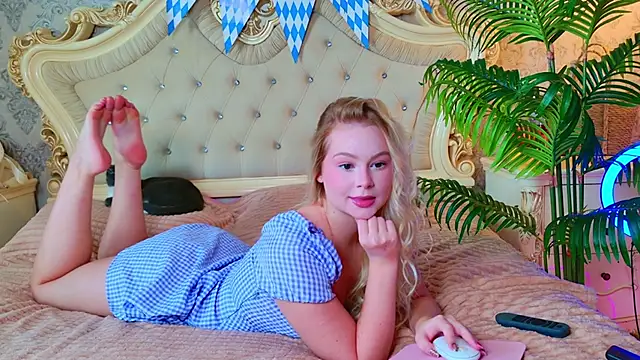 Snapshot of baby_lianaa chatting on September 2025 01:03:01 PM baby lianaa online show from September 2025 01:03:01 PM
