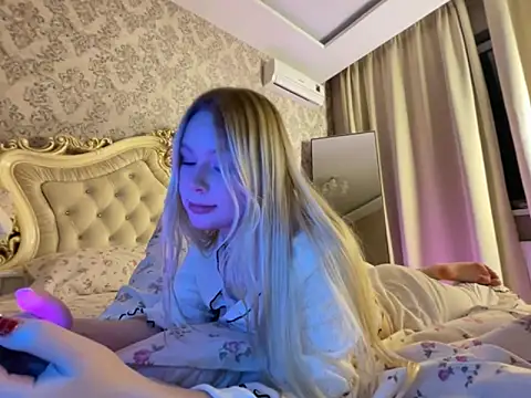 Snapshot of baby_lianaa chatting on October 2025 06:05:01 PM baby lianaa online show from October 2025 06:05:01 PM