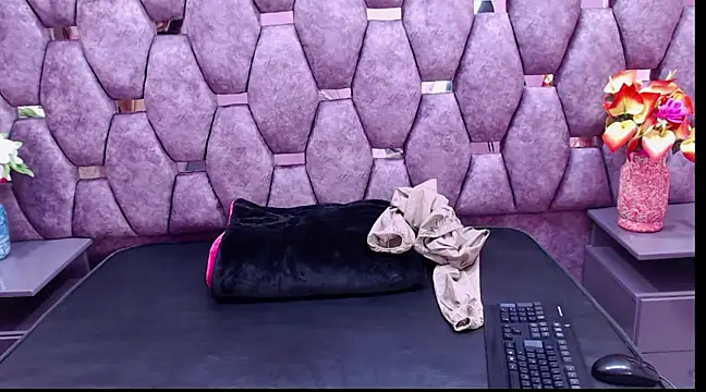 Snapshot of EmilyyEvans_ chatting on December 2024 04:38:02 PM EmilyyEvans online show from December 2024 04:38:02 PM