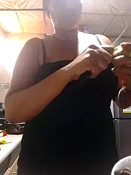 Snapshot of lupita_2023 chatting on February 2025 03:52:02 PM lupita 2023 online show from February 2025 03:52:02 PM