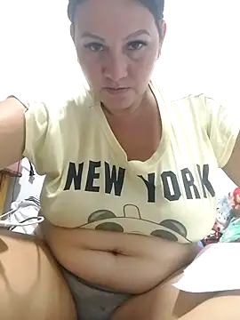 Snapshot of lupita_2023 chatting on October 2025 03:35:02 PM lupita 2023 online show from October 2025 03:35:02 PM