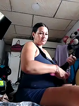 Snapshot of lupita_2023 chatting on November 2025 07:49:02 PM lupita 2023 online show from November 2025 07:49:02 PM