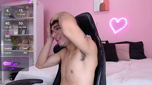 Ian Castillo  online show from January 2025 02:23:02 PM