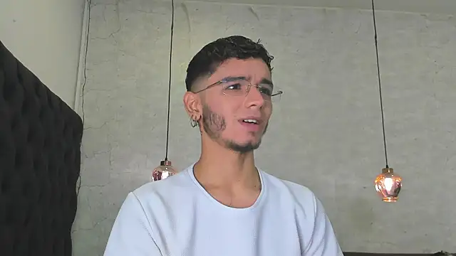 Ian Castillo  online show from February 2025 11:21:02 AM