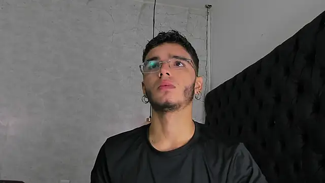 Ian Castillo  online show from February 2025 11:23:02 AM