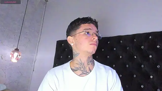 Ian Castillo  online show from October 2025 11:16:01 AM