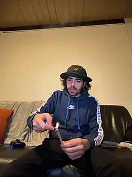 wolfwhite95 online show from November 2025 02:58:02 AM