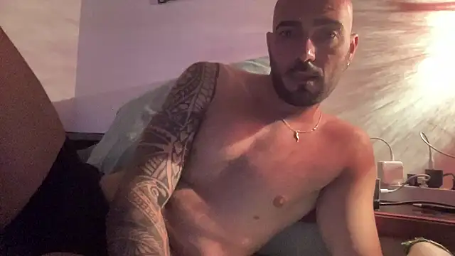 alessandromori91 online show from September 2025 08:31:01 PM