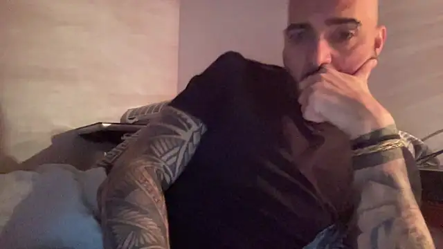 Snapshot of alessandromori91 chatting on December 2025 10:18:02 PM alessandromori91 online show from December 2025 10:18:02 PM