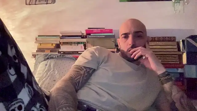 alessandromori91 online show from March 2026 10:13:01 PM