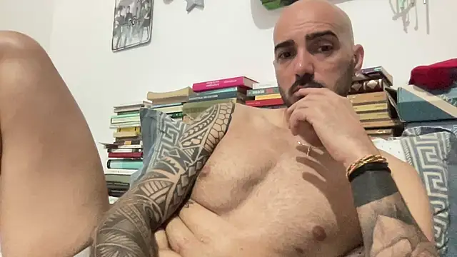 alessandromori91 online show from May 2026 10:37:01 PM