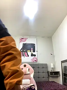 Violetta Suky online show from September 2025 01:02:01 PM