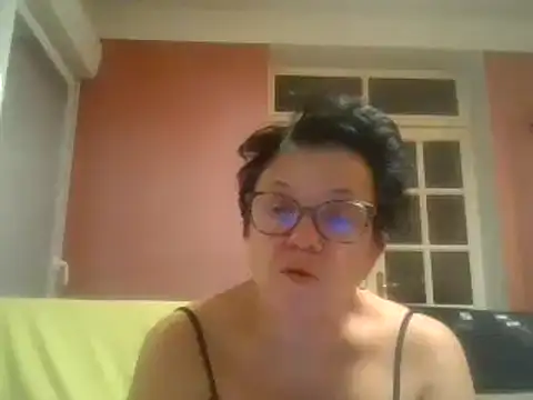 Snapshot of Vandeae44 chatting on December 2024 08:34:01 PM Vandeae44 online show from December 2024 08:34:01 PM