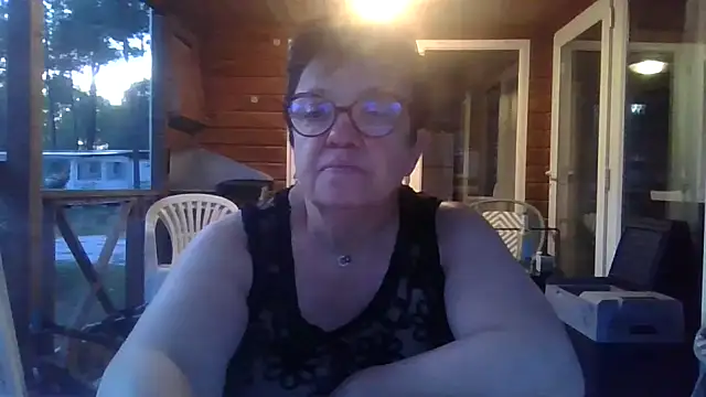 Vandeae44 online show from May 2026 07:43:02 PM