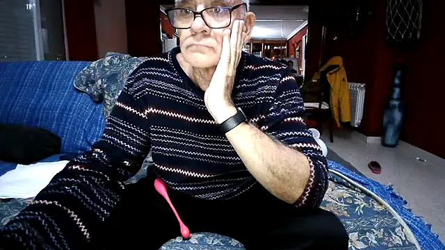 maduroguapo online show from December 2025 09:53:02 PM