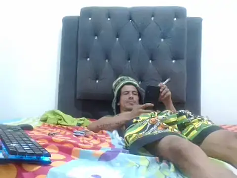 Snapshot of damian_bottom_bigcock chatting on February 2025 02:17:01 AM damian bottom bigcock online show from February 2025 02:17:01 AM