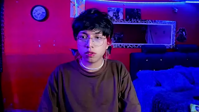 Snapshot of AnggelONfiree chatting on March 2025 03:46:02 AM AnggelONfiree online show from March 2025 03:46:02 AM