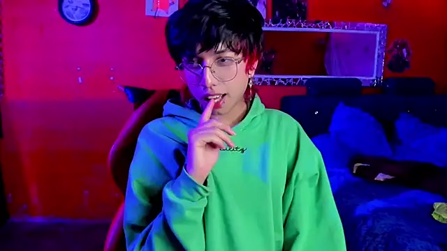 Snapshot of AnggelONfiree chatting on March 2025 08:48:01 AM AnggelONfiree online show from March 2025 08:48:01 AM