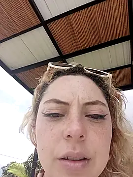 madelaine- online show from November 2025 04:55:01 PM