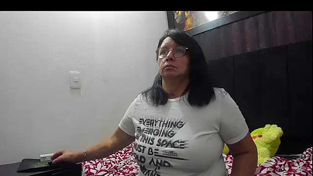 Evaaross 2345 online show from February 2026 08:29:02 PM