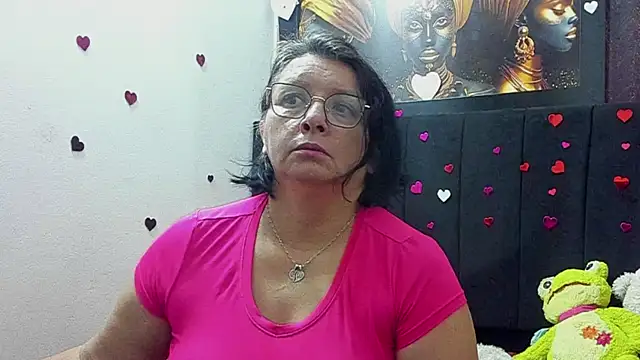 Snapshot of Evaaross_2345 chatting on May 2026 01:38:02 PM Evaaross 2345 online show from May 2026 01:38:02 PM